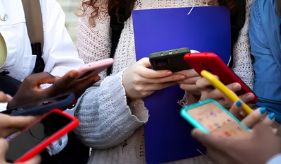 UAE Cabinet Bans Social Media Access for Children Under Fifteen Sets New Protective Standards